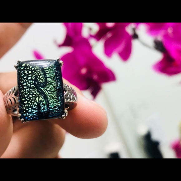 Ring - Picture 1 of 6